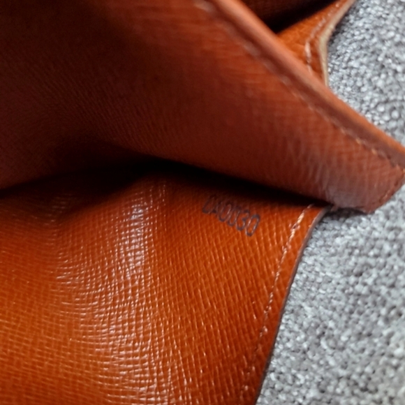 Authentic Vintage Louis Vuitton Brown Monogram Compact Bifold Wallet - Picture 12 of 14
